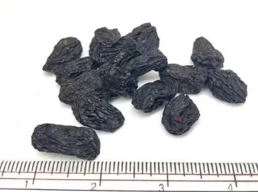 Black Raisins (With Seeds)